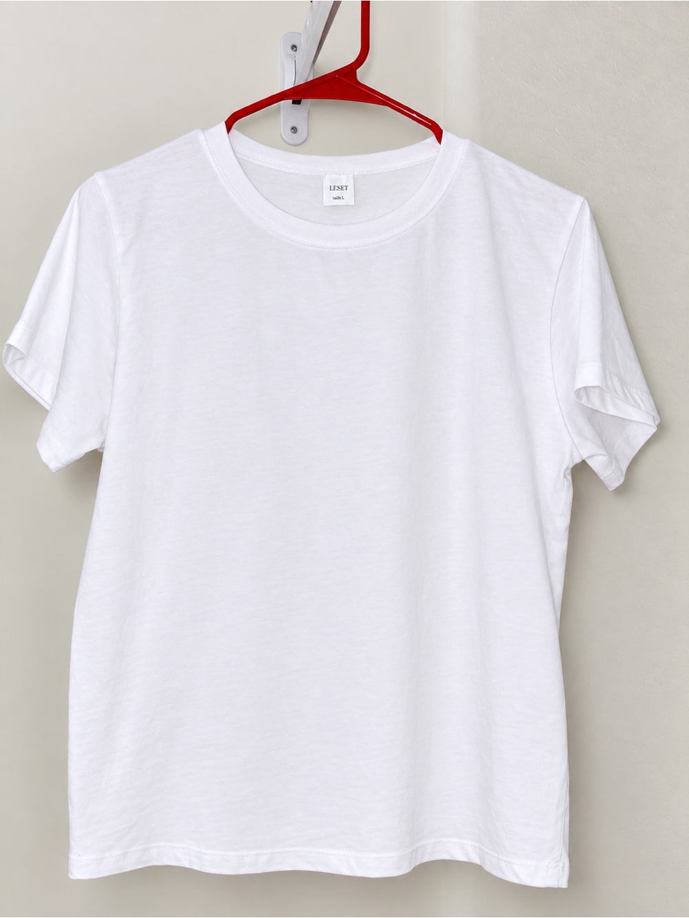 Never worn- NWOT LESET Margo Tee White T-Shirt – Size Large